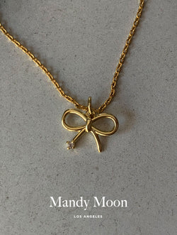 Bow Outline Necklace