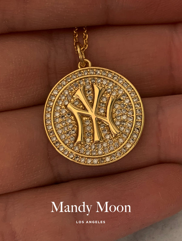 NYC Circle Pendant Necklace