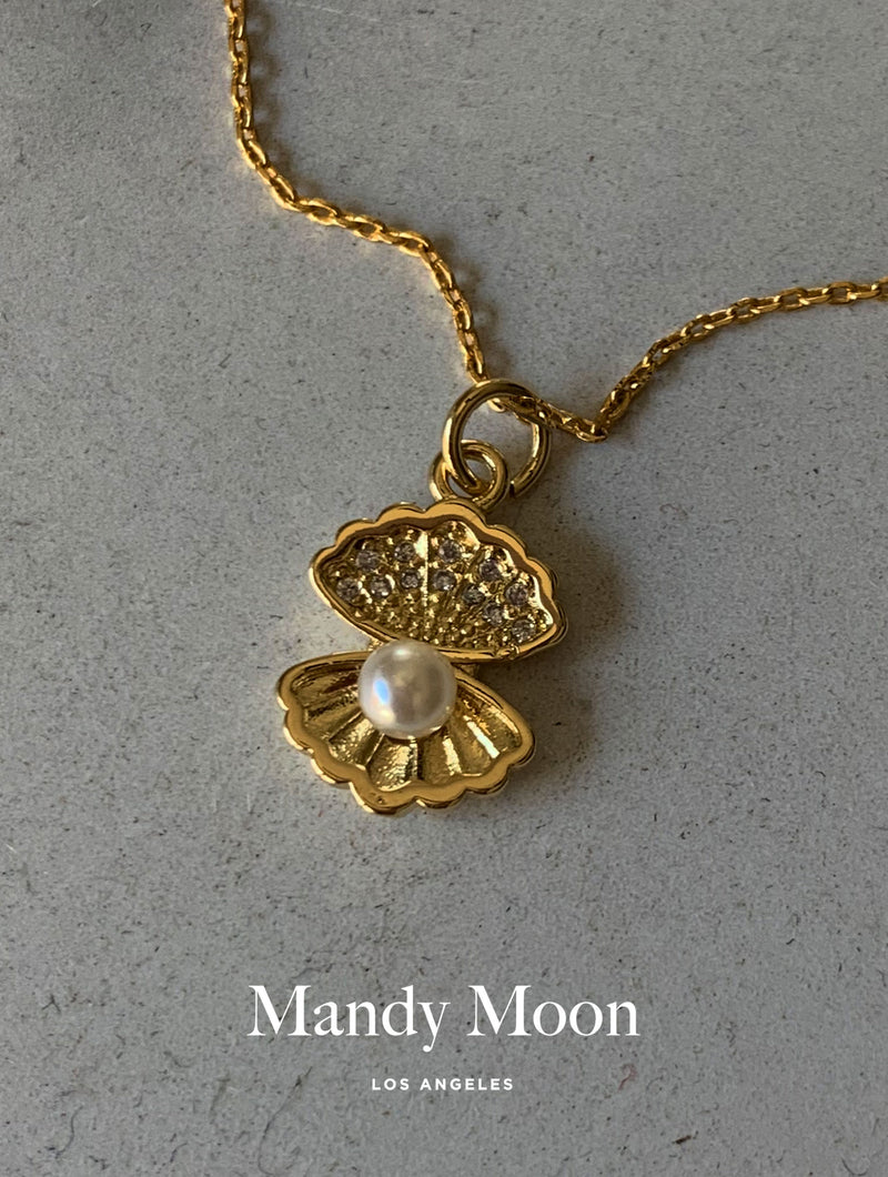 Pearl Clam Necklace